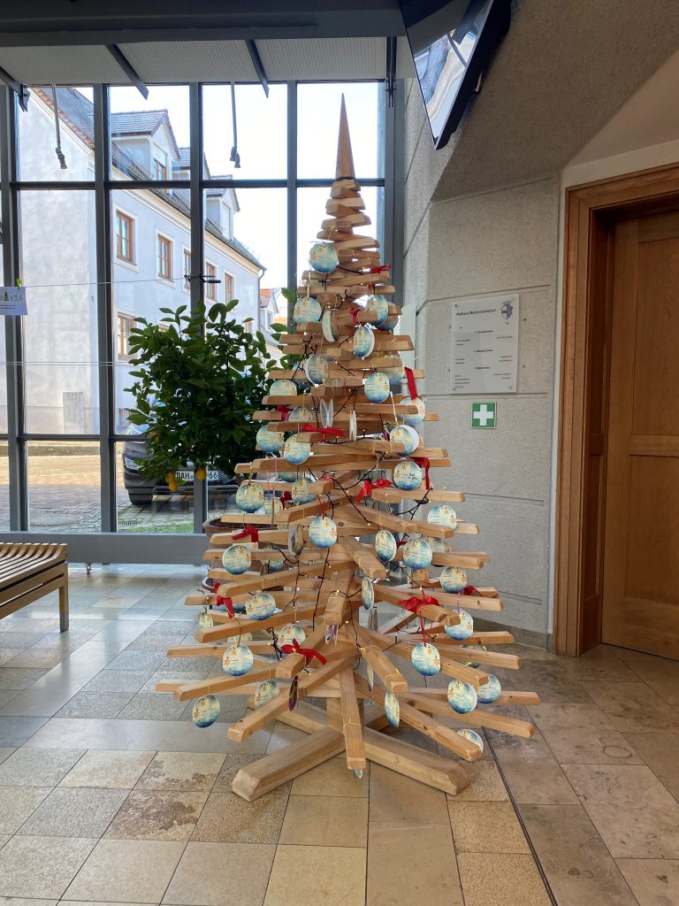 Wunschbaum mit Kugeln